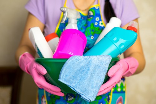 Cleaner Kennington pricing overview for transparent waste removal quotes