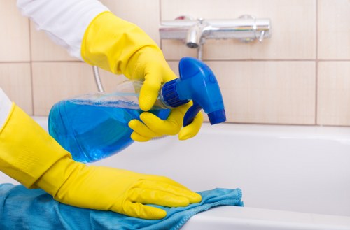 Kitchen end of tenancy cleaning in a Kennington property