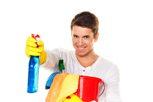Professional deep cleaning in a Kennington flat with focus on bathrooms and living areas